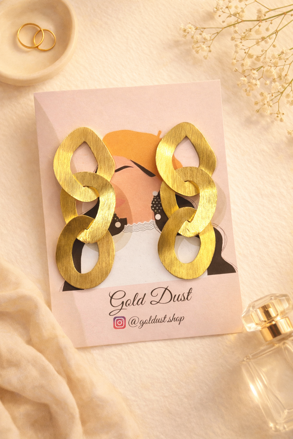 Drama chain earrings
