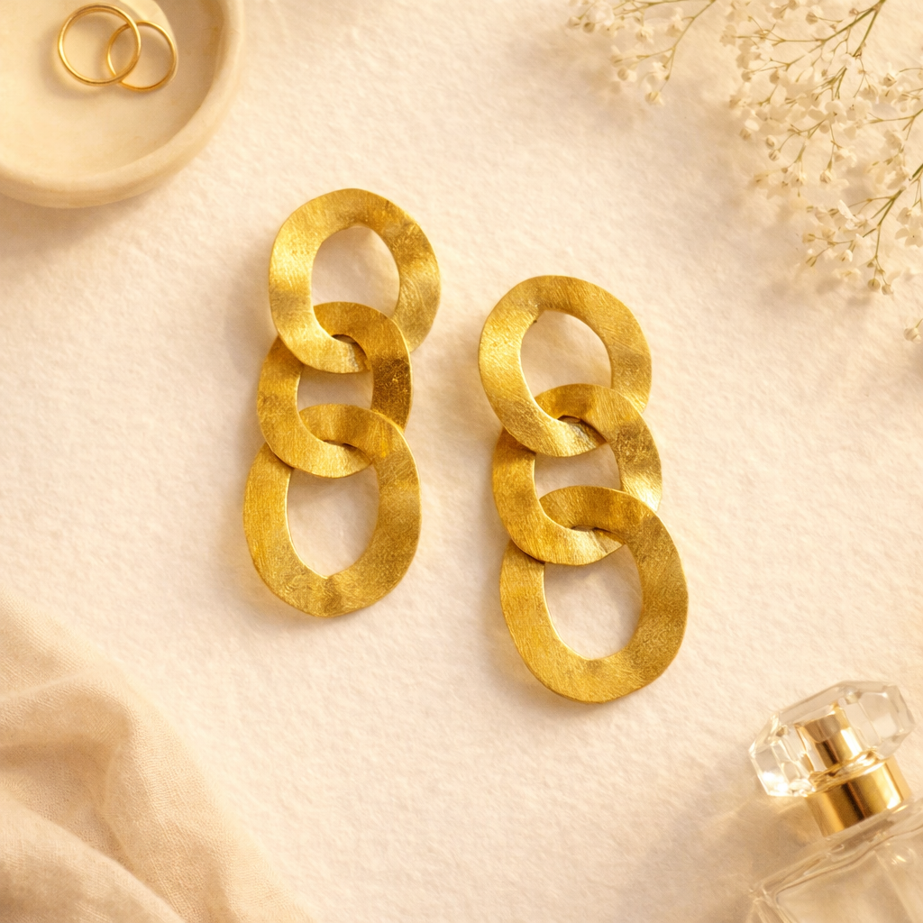Drama chain earrings