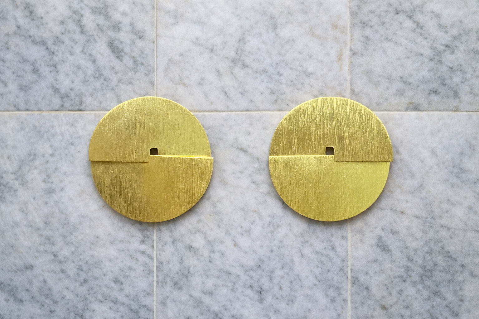 Circular disc earrings